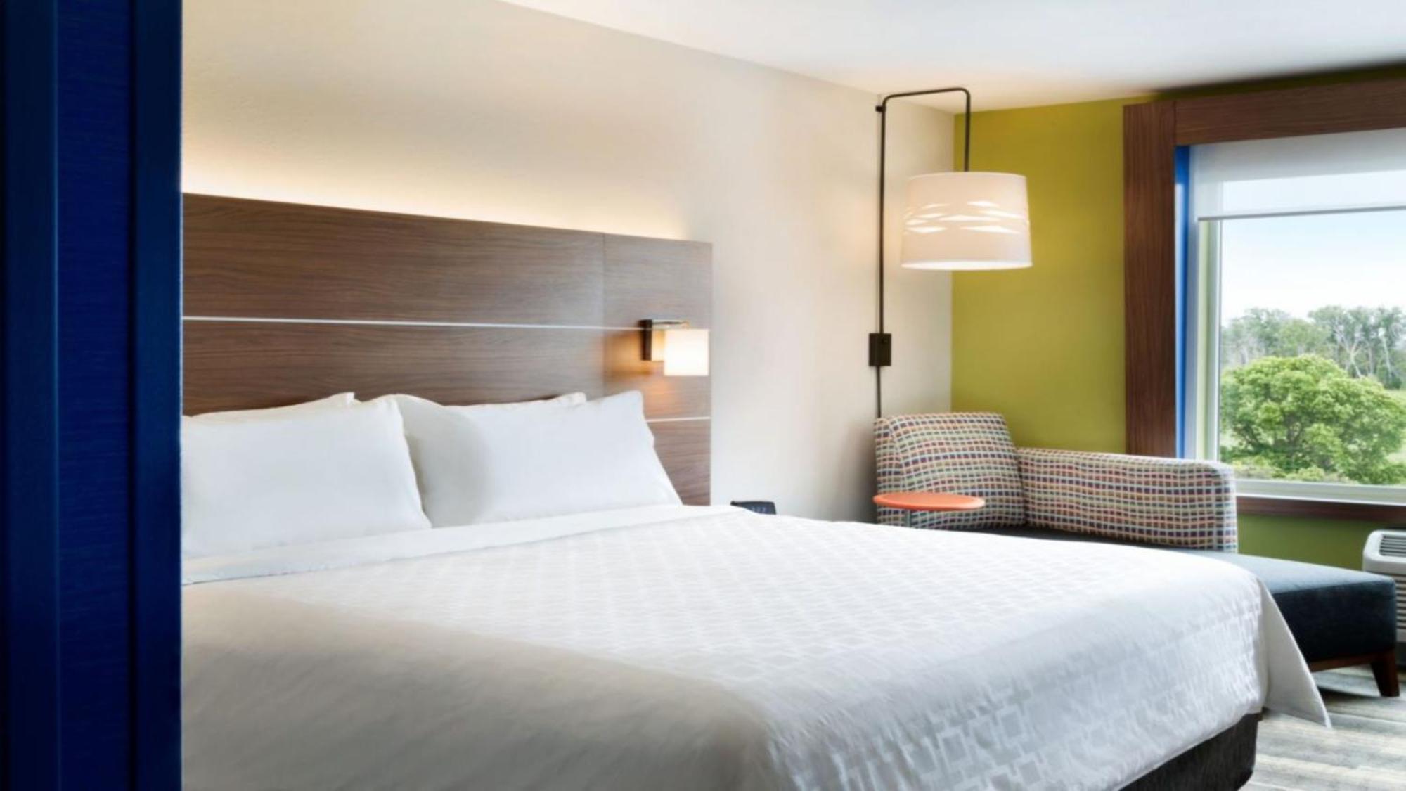 Holiday Inn Express Hotel & Suites Drums-Hazelton By Ihg Екстер'єр фото