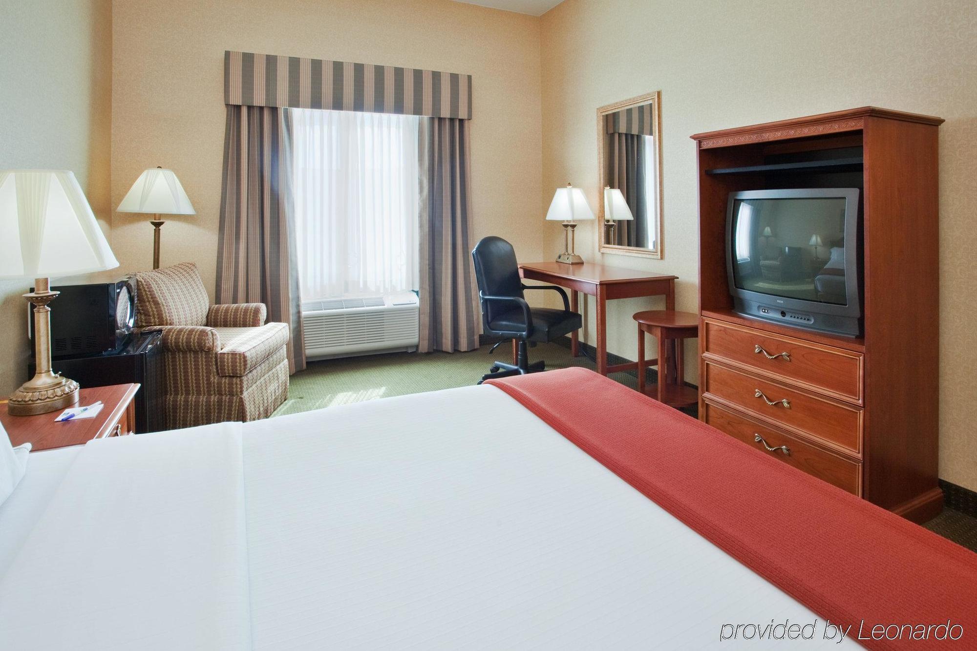Holiday Inn Express Hotel & Suites Drums-Hazelton By Ihg Екстер'єр фото
